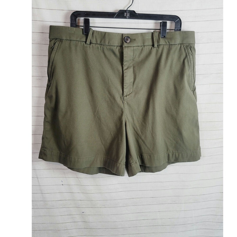 SPANX Supersmooth Stretch Twill Shorts in Olive Green, sz 1x